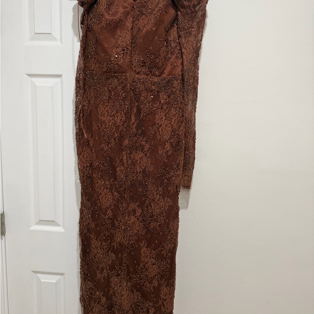 Never worn custom kosovo evening gown - Picture 4 of 5